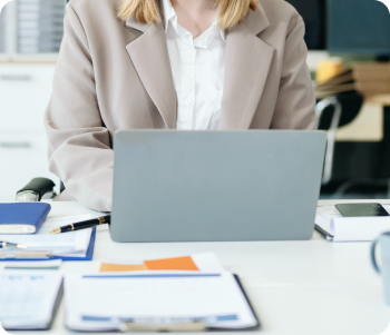 Profissional no computador