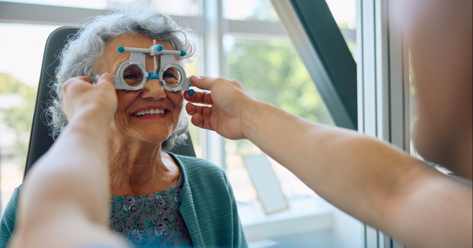 5 cuidados essenciais com a saúde ocular na terceira idade